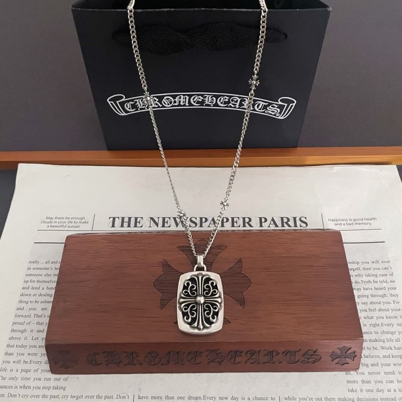 Ch**me He**ts necklaces